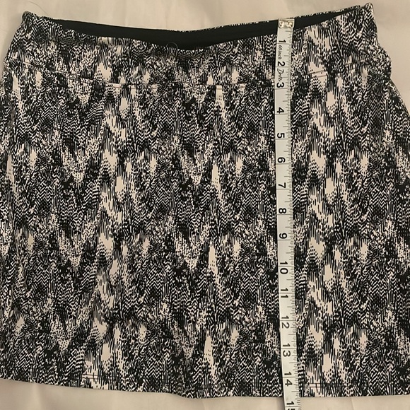 Stylish Black and White Women's skirt - Picture 9 of 11